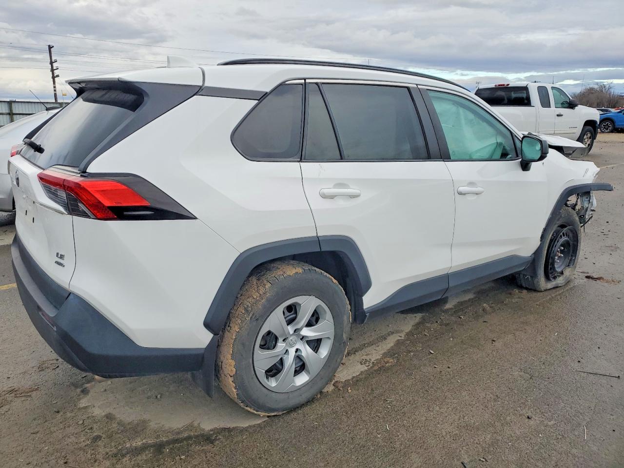 2021 TOYOTA RAV4 LE photo 3