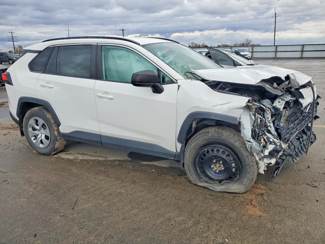 2021 TOYOTA RAV4 LE photo 4
