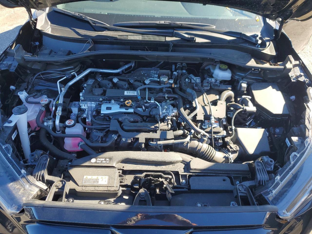 2025 TOYOTA COROLLA CROSS photo 12