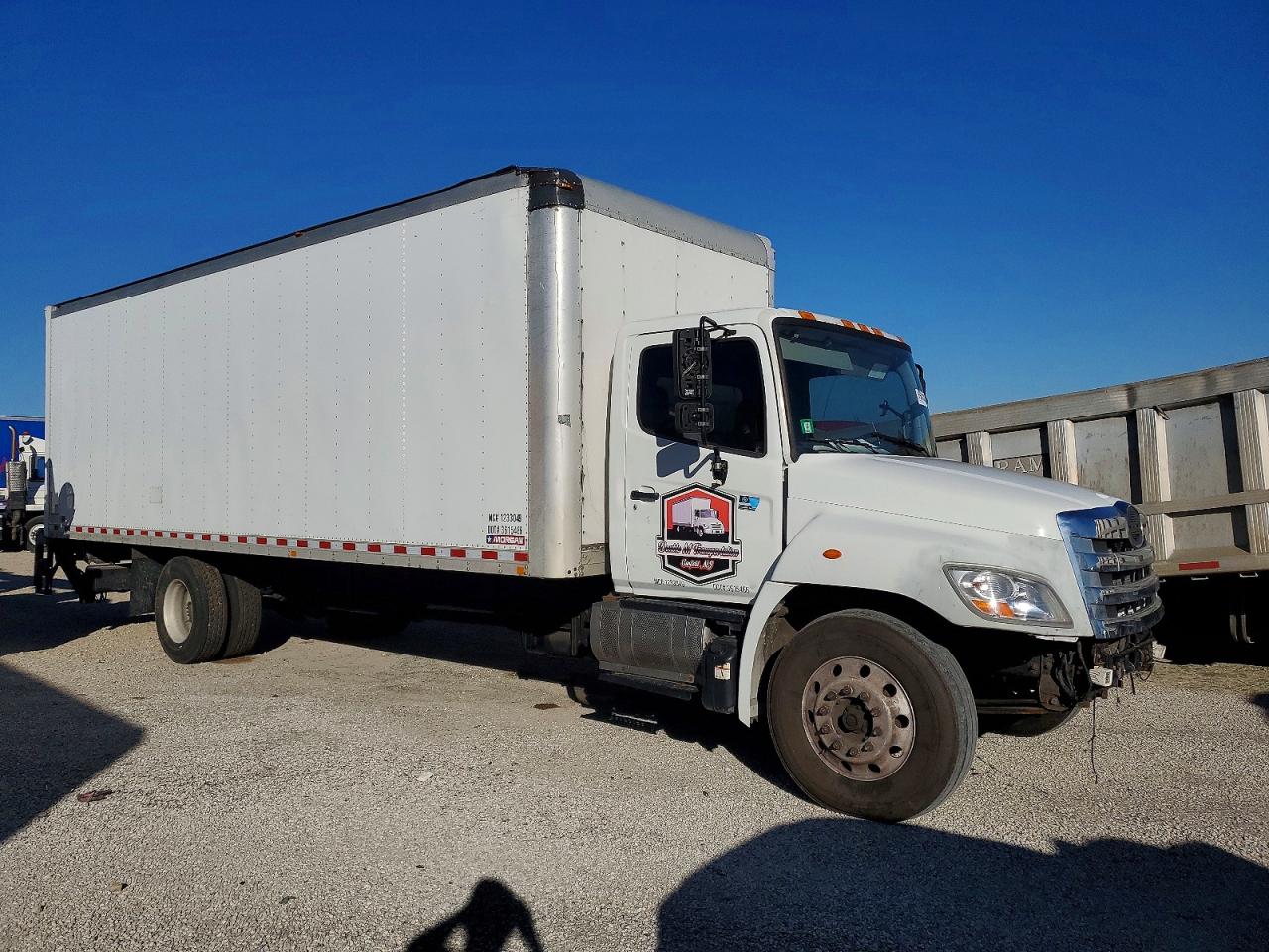 2016 HINO 258/268 BOX TRUCK photo 4