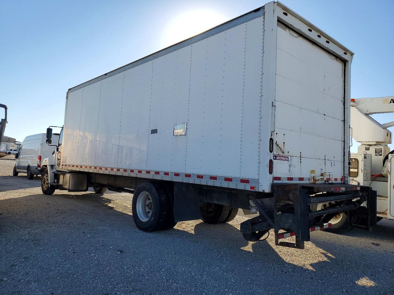 2016 HINO 258/268 BOX TRUCK photo 2