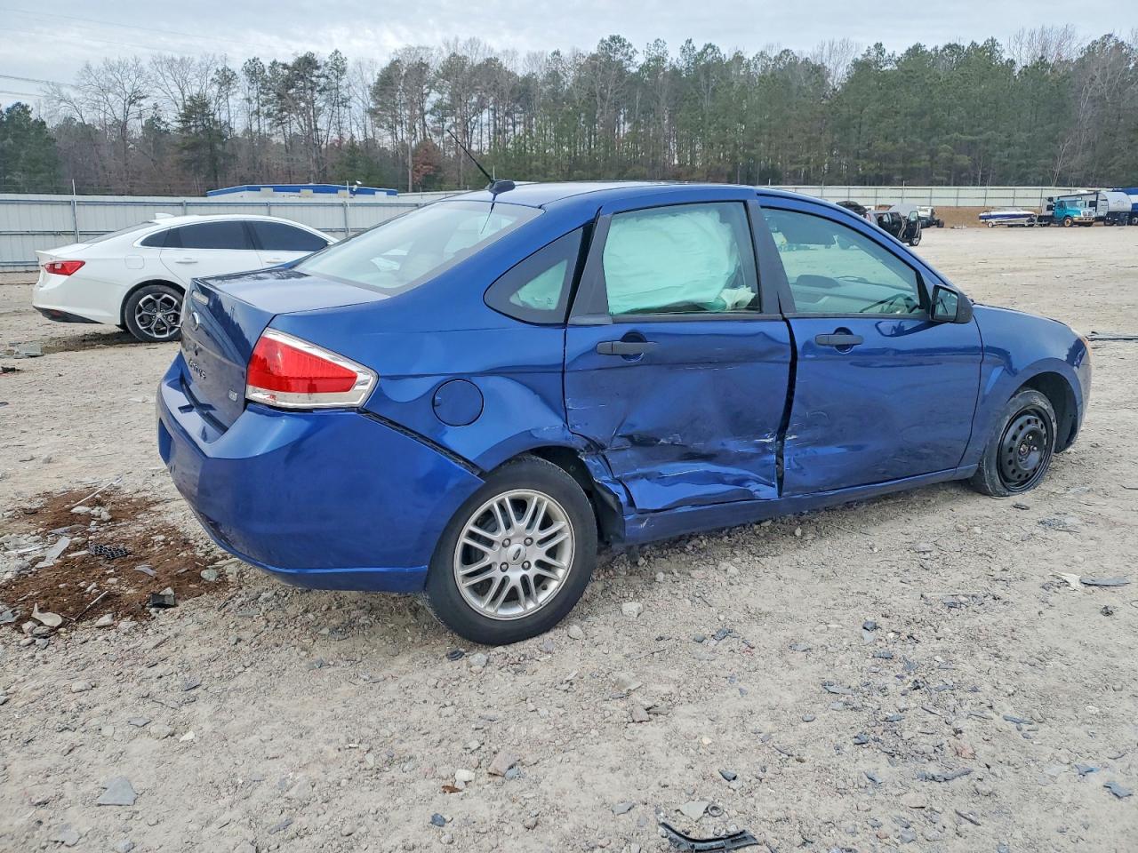 2009 FORD FOCUS SE photo 3