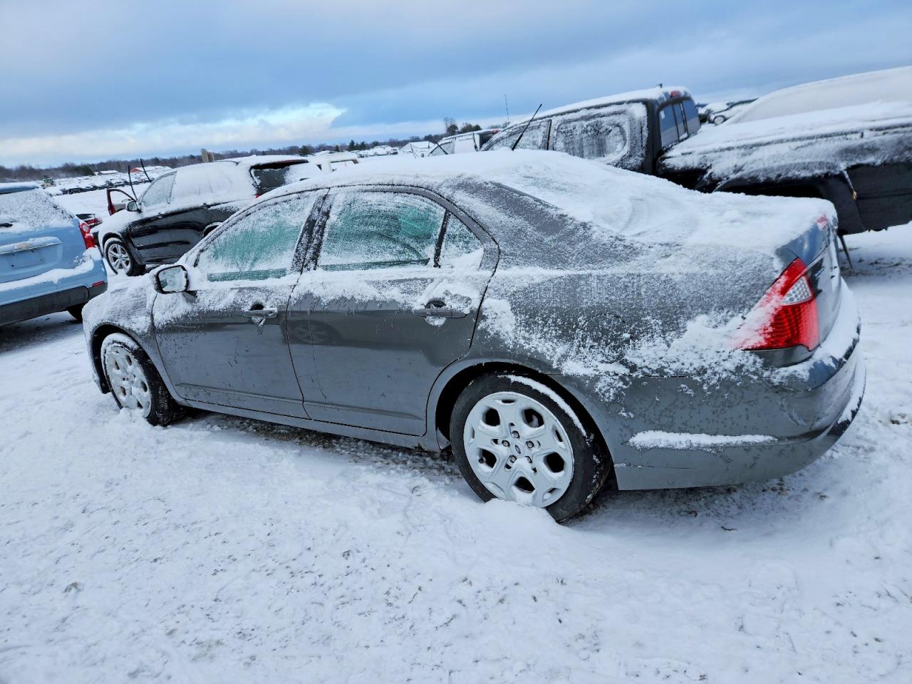 2010 FORD FUSION SE photo 2