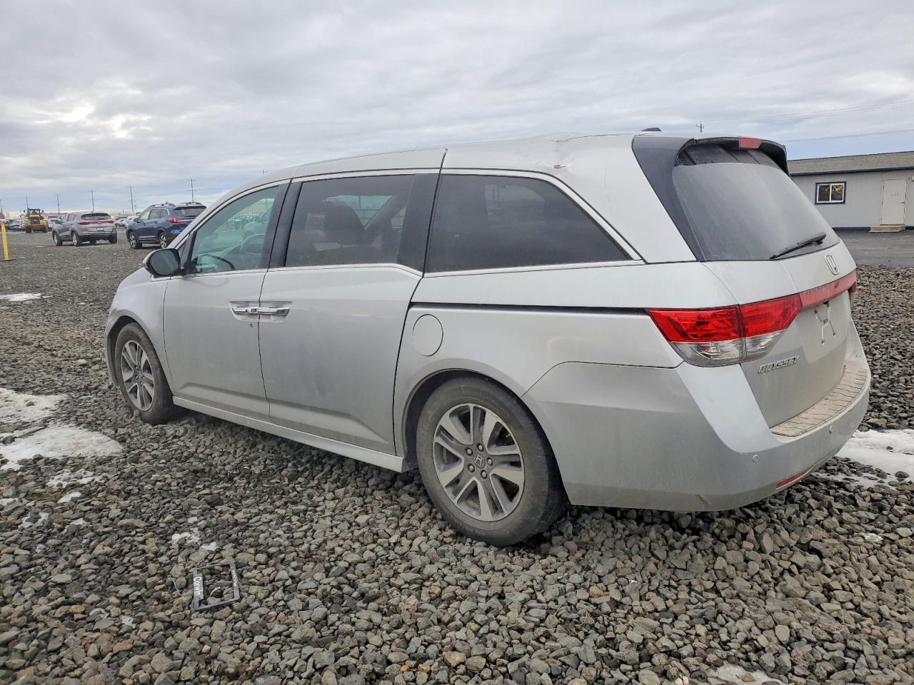 2014 HONDA ODYSSEY TOURING photo 2