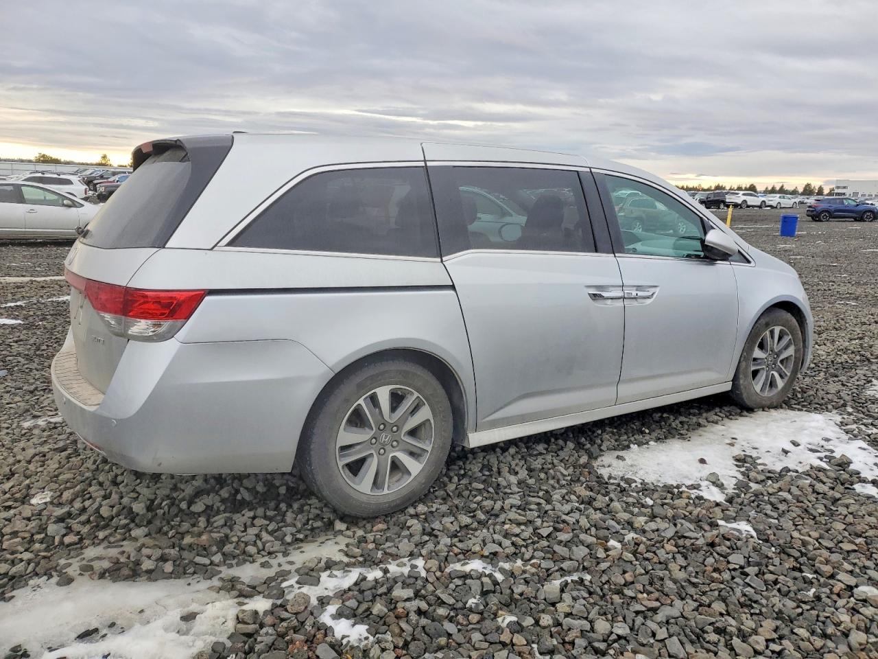 2014 HONDA ODYSSEY TOURING photo 3
