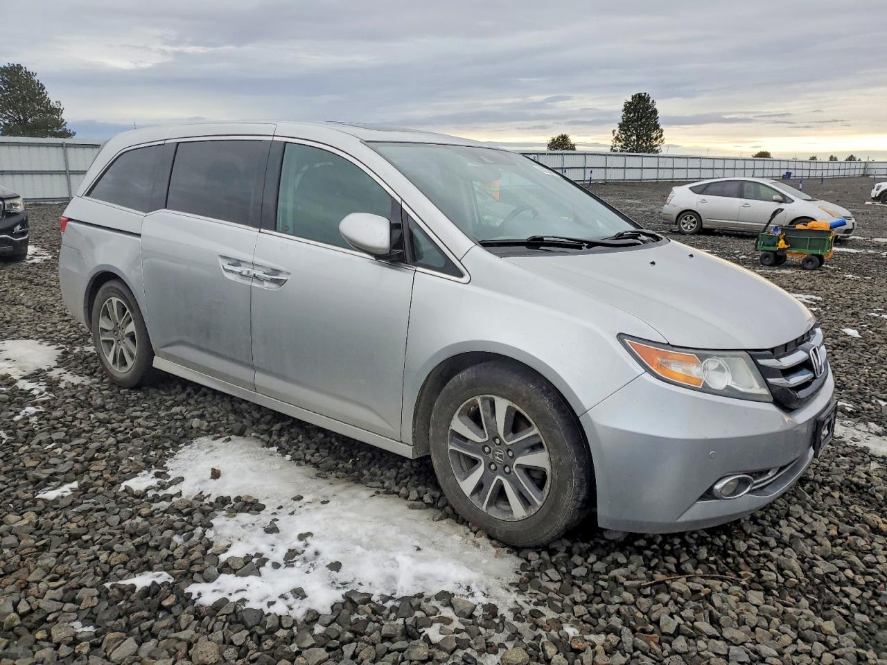 2014 HONDA ODYSSEY TOURING photo 4