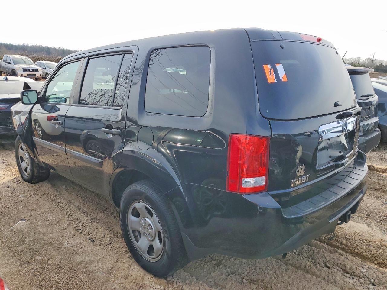 2015 HONDA PILOT LX photo 2