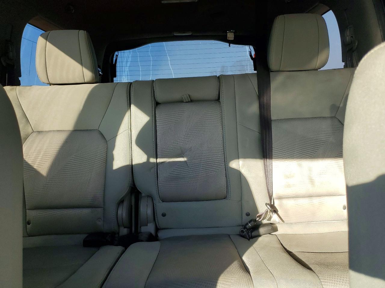 2015 HONDA PILOT LX photo 10