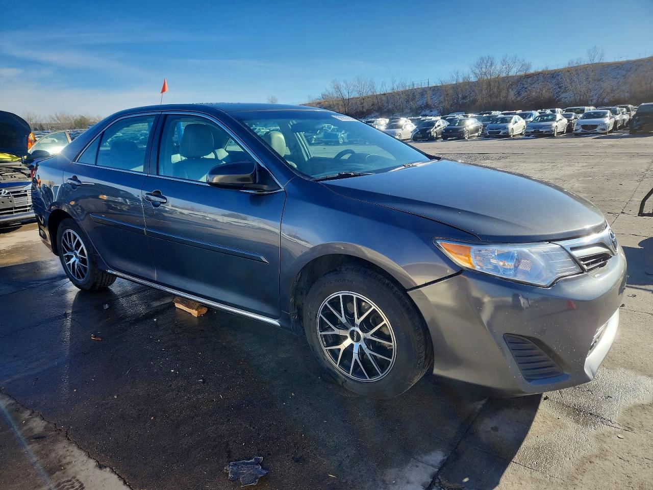2014 TOYOTA CAMRY L photo 4