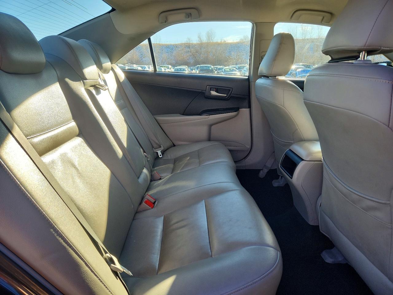 2014 TOYOTA CAMRY L photo 10