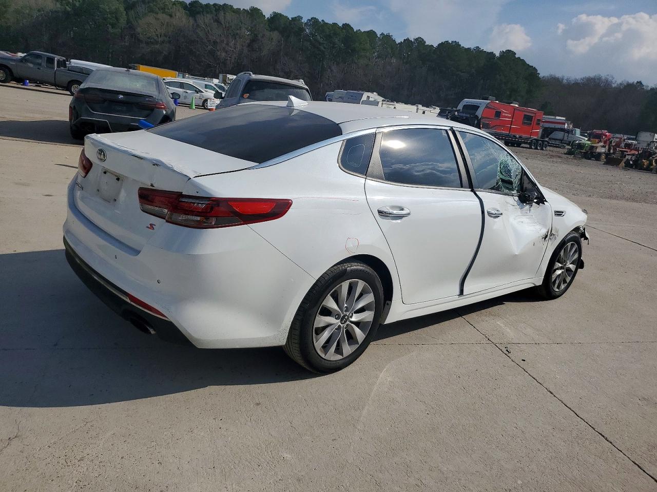 2018 KIA OPTIMA LX photo 3