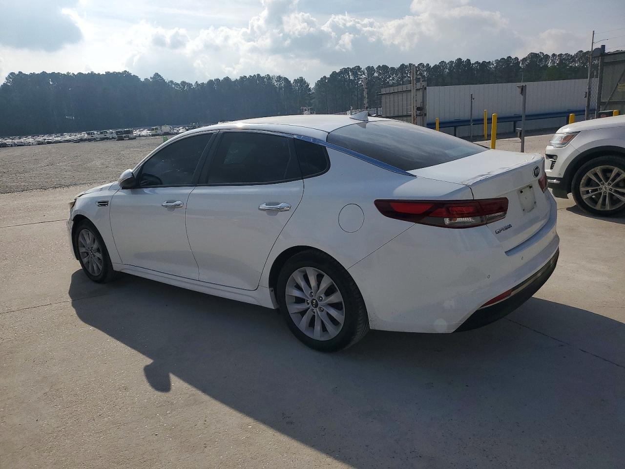 2018 KIA OPTIMA LX photo 2