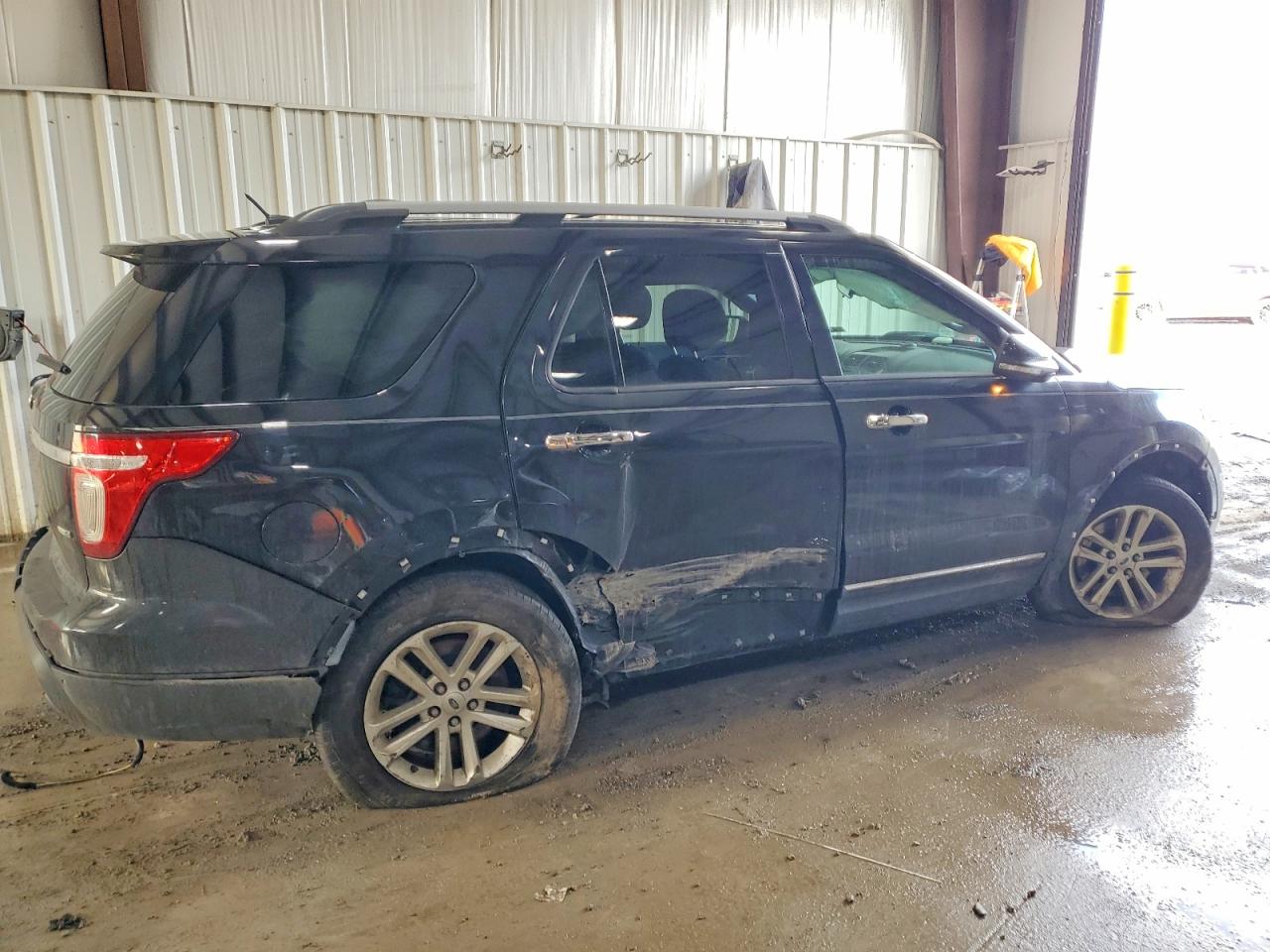 2015 FORD EXPLORER XLT photo 3