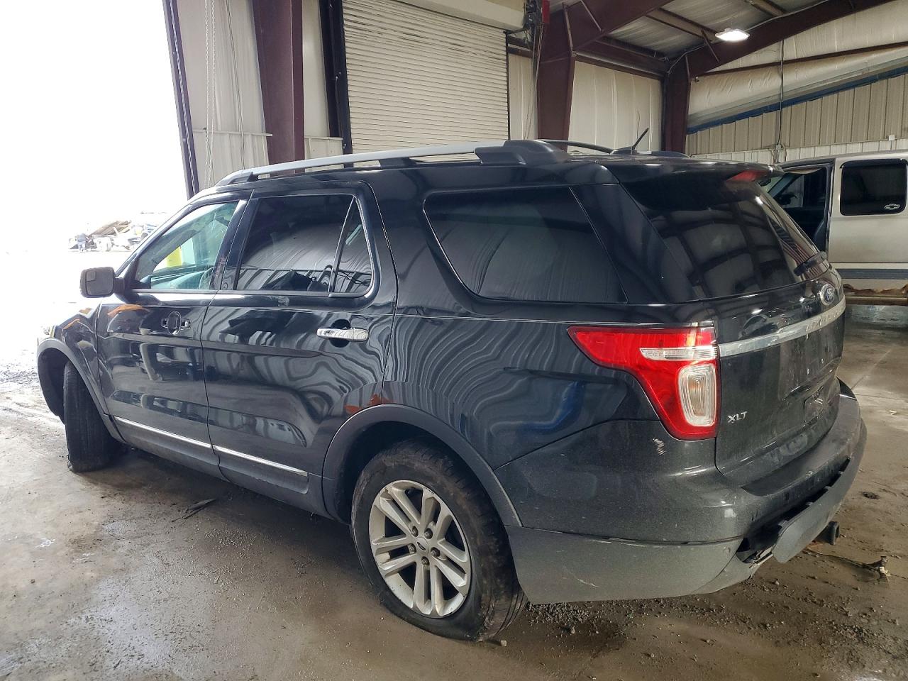 2015 FORD EXPLORER XLT photo 2