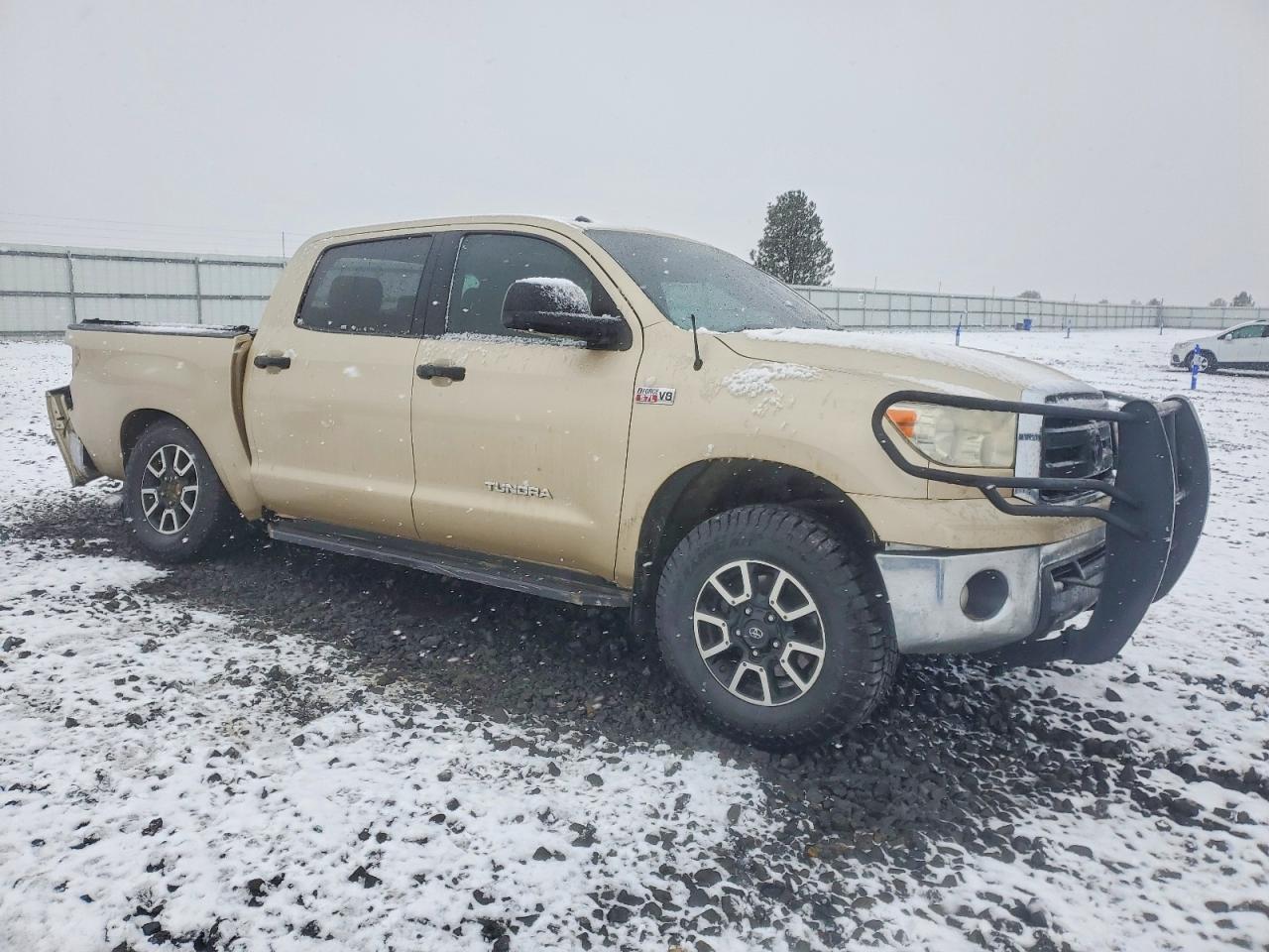 2010 TOYOTA TUNDRA CREWMAX SR5 photo 4