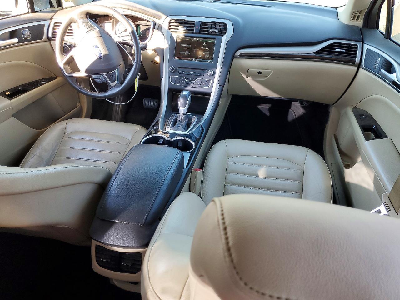 2016 FORD FUSION SE photo 8
