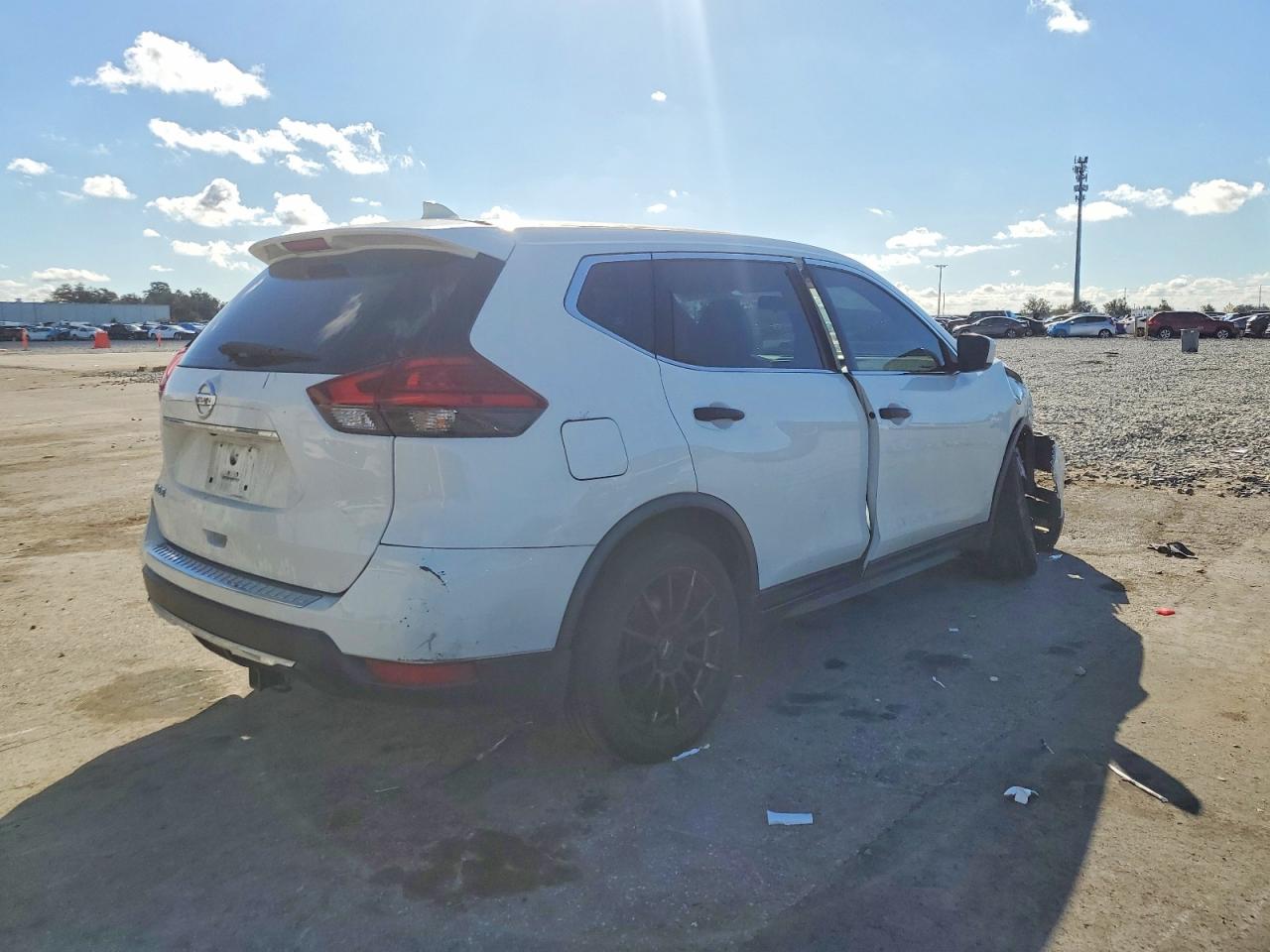 2017 NISSAN ROGUE S photo 3