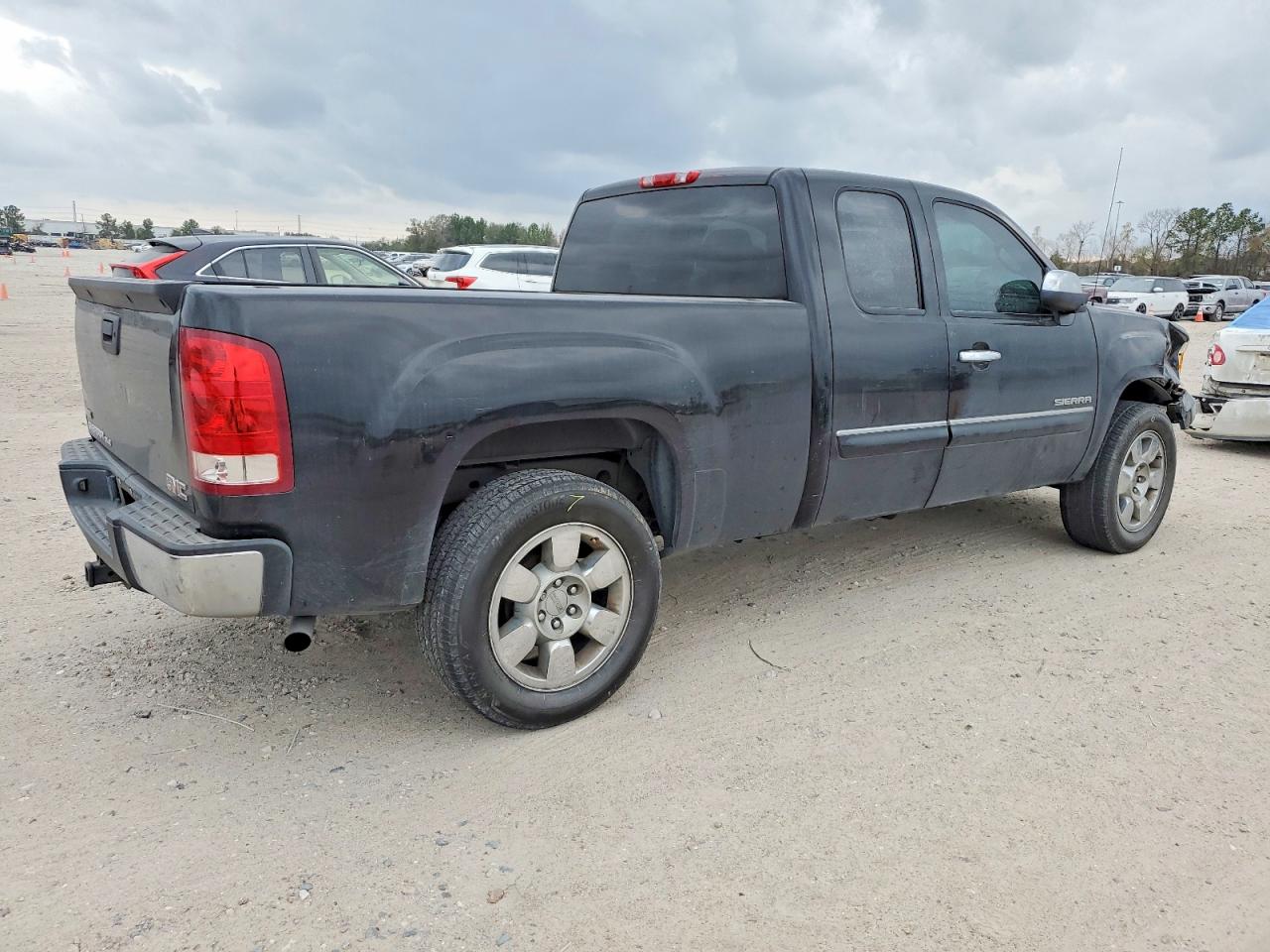 2011 GMC SIERRA C1500 SLE photo 3