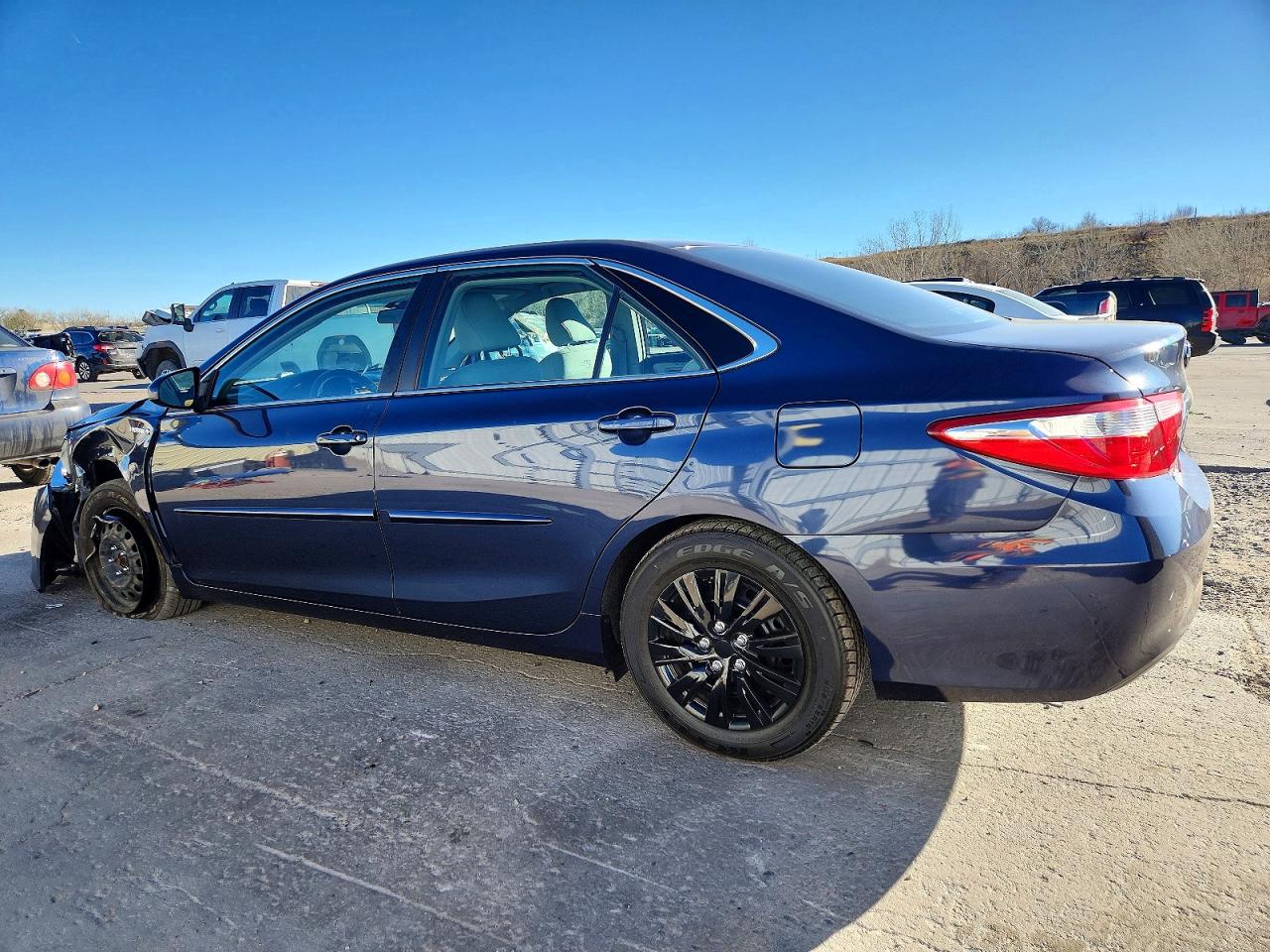 2016 TOYOTA CAMRY HYBRID photo 2