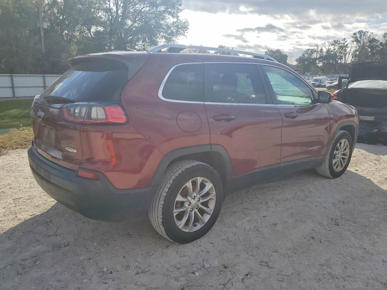 2019 JEEP CHEROKEE LATITUDE photo 5