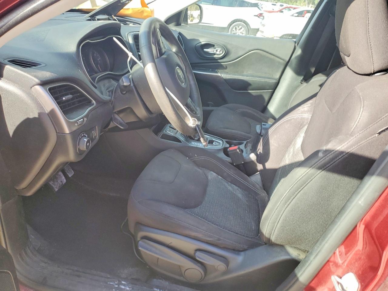 2019 JEEP CHEROKEE LATITUDE photo 13