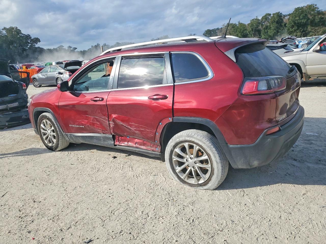 2019 JEEP CHEROKEE LATITUDE photo 3