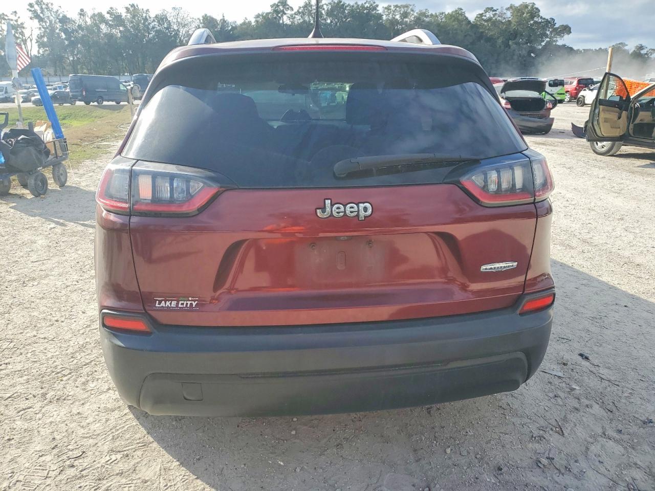 2019 JEEP CHEROKEE LATITUDE photo 11