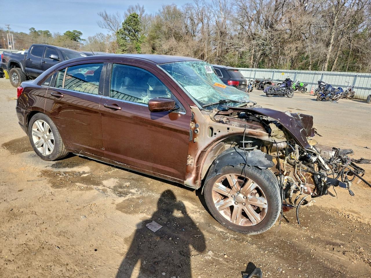 2013 CHRYSLER 200 LX photo 4