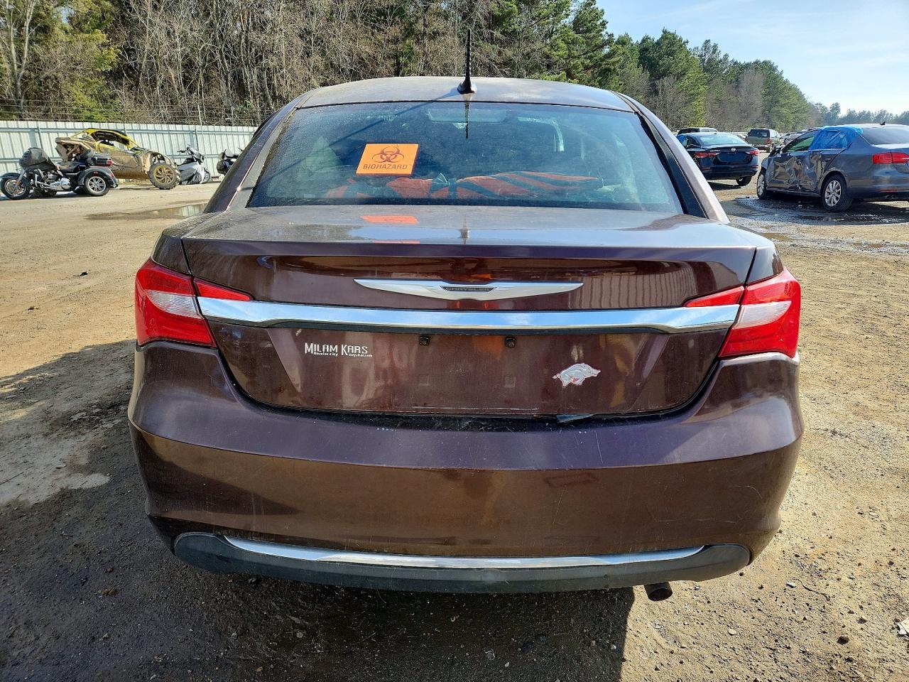 2013 CHRYSLER 200 LX photo 6