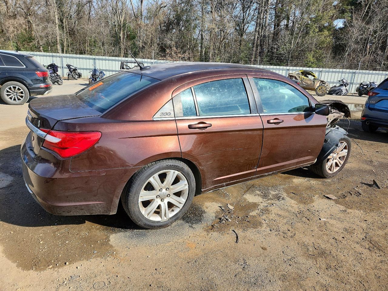2013 CHRYSLER 200 LX photo 3