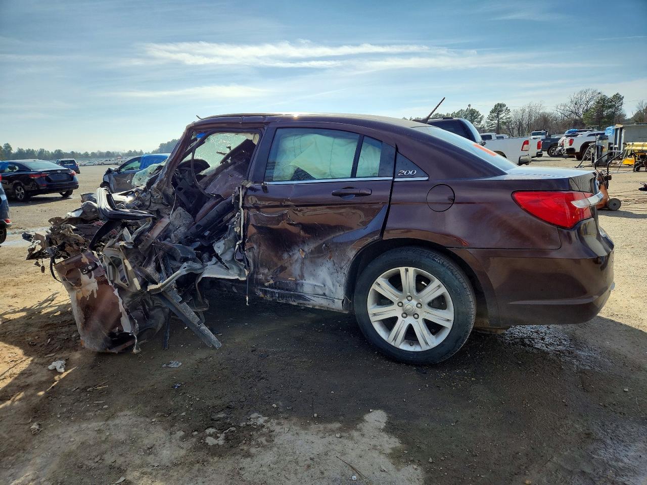 2013 CHRYSLER 200 LX photo 2