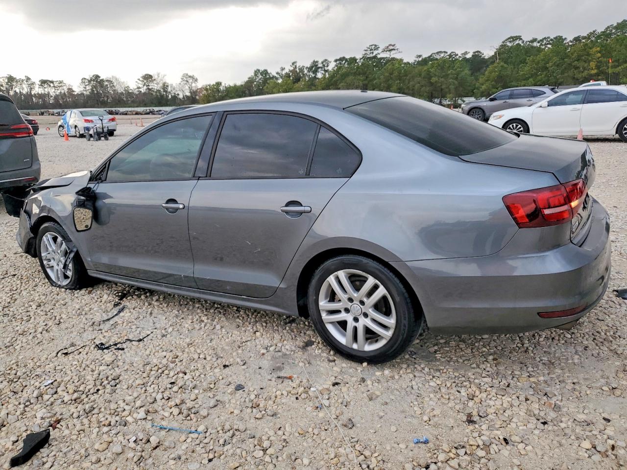 2018 VOLKSWAGEN JETTA S photo 2