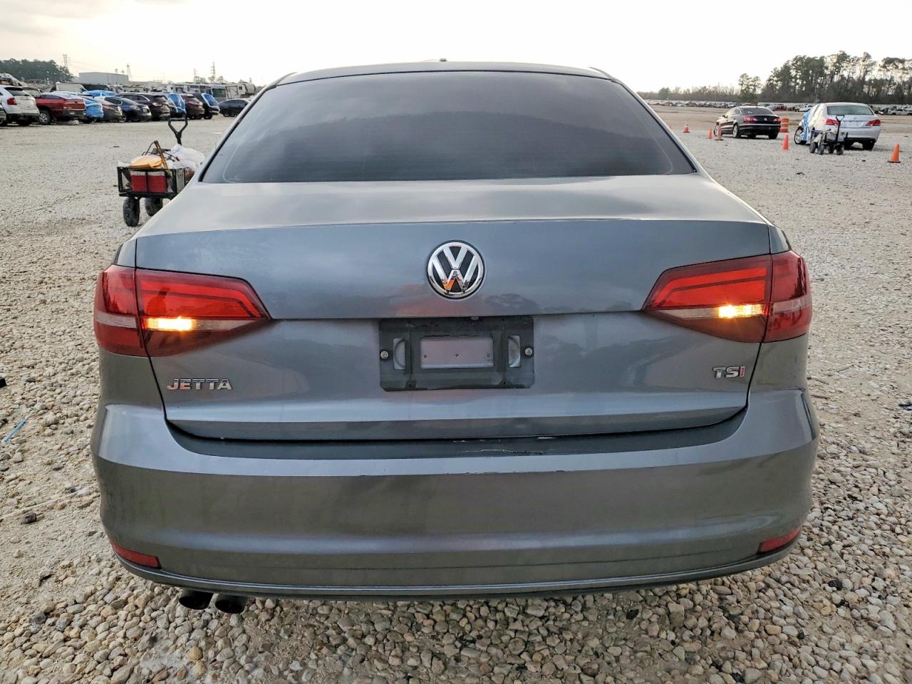 2018 VOLKSWAGEN JETTA S photo 6
