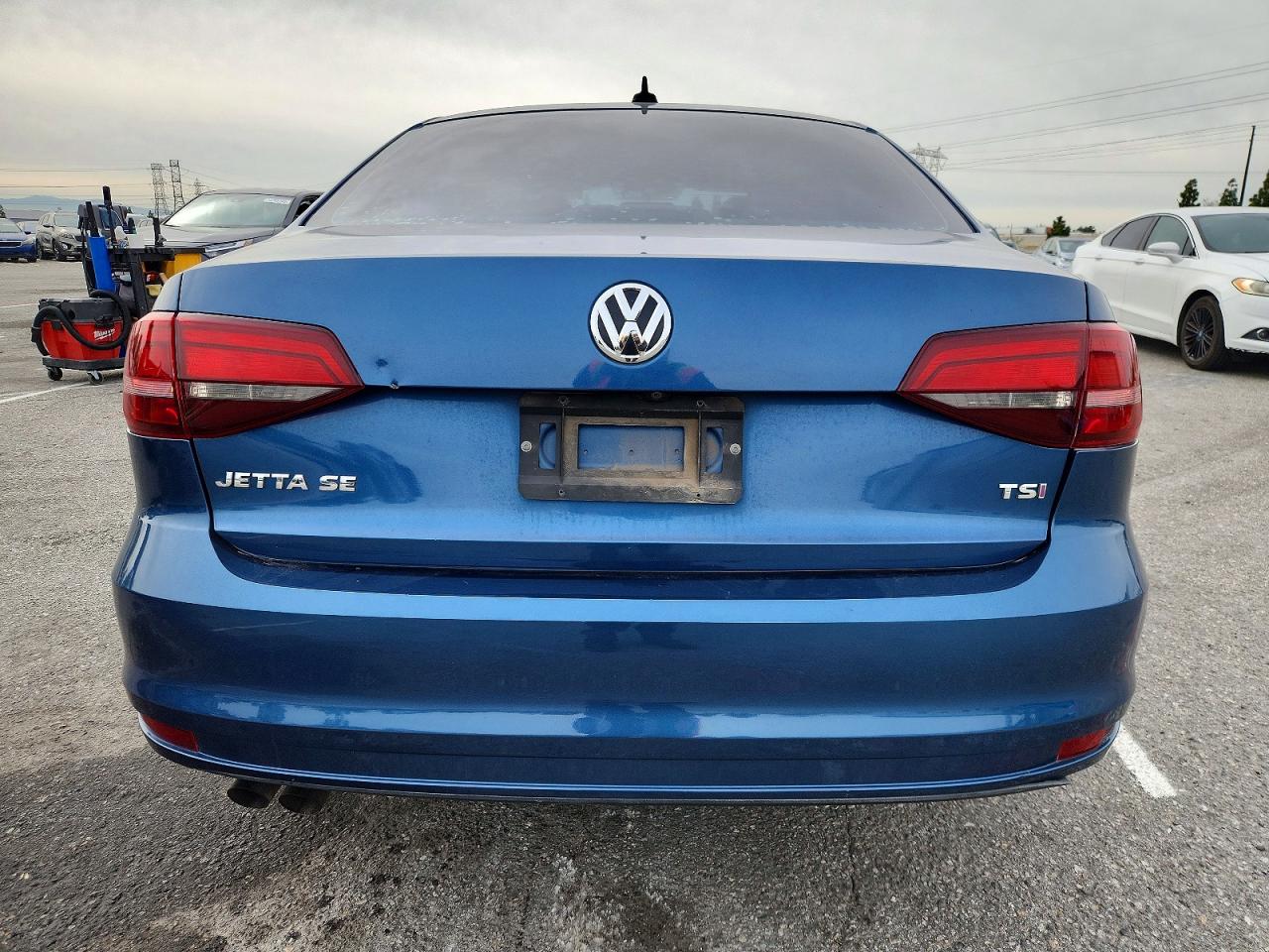 2017 VOLKSWAGEN JETTA SE photo 6