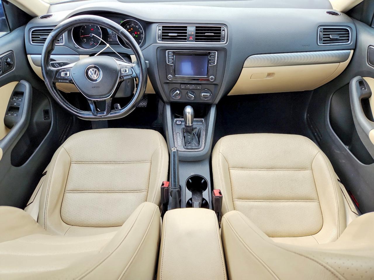 2017 VOLKSWAGEN JETTA SE photo 8