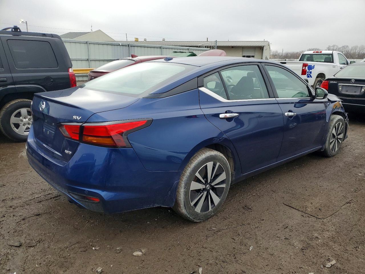 2019 NISSAN ALTIMA SV photo 3