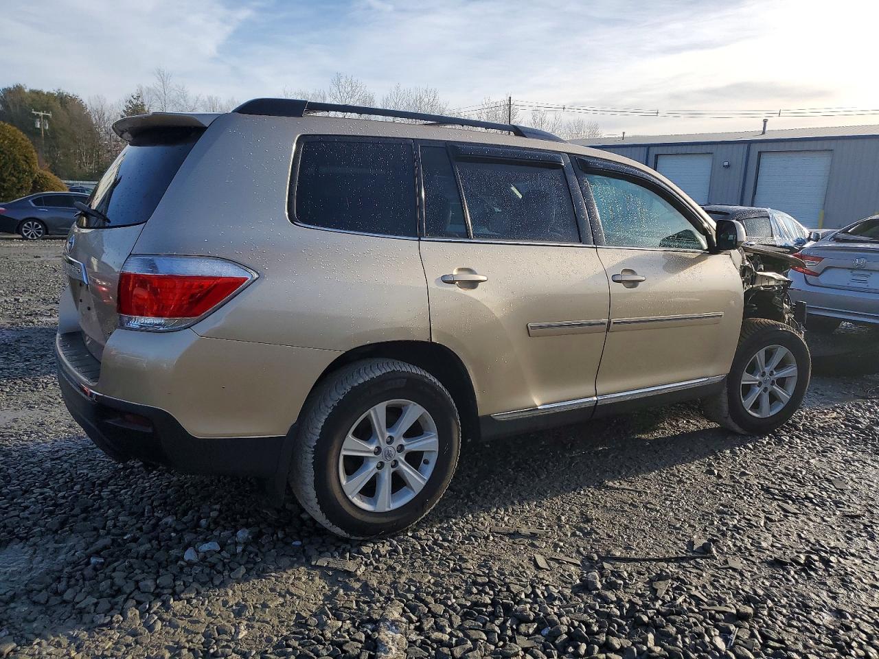 2013 TOYOTA HIGHLANDER BASE photo 5