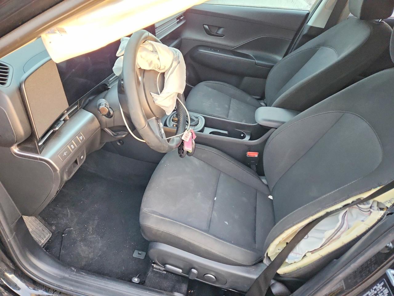 2025 HYUNDAI KONA SEL photo 13