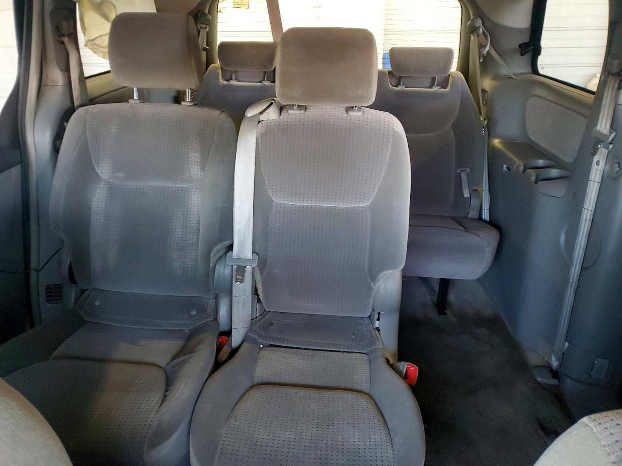 2006 TOYOTA SIENNA CE photo 10