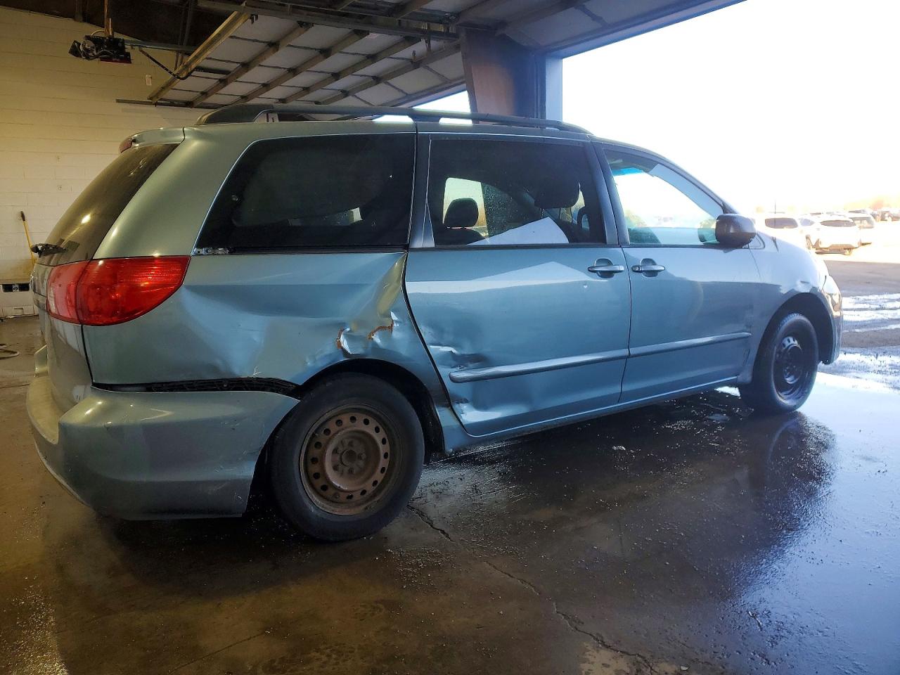 2006 TOYOTA SIENNA CE photo 3