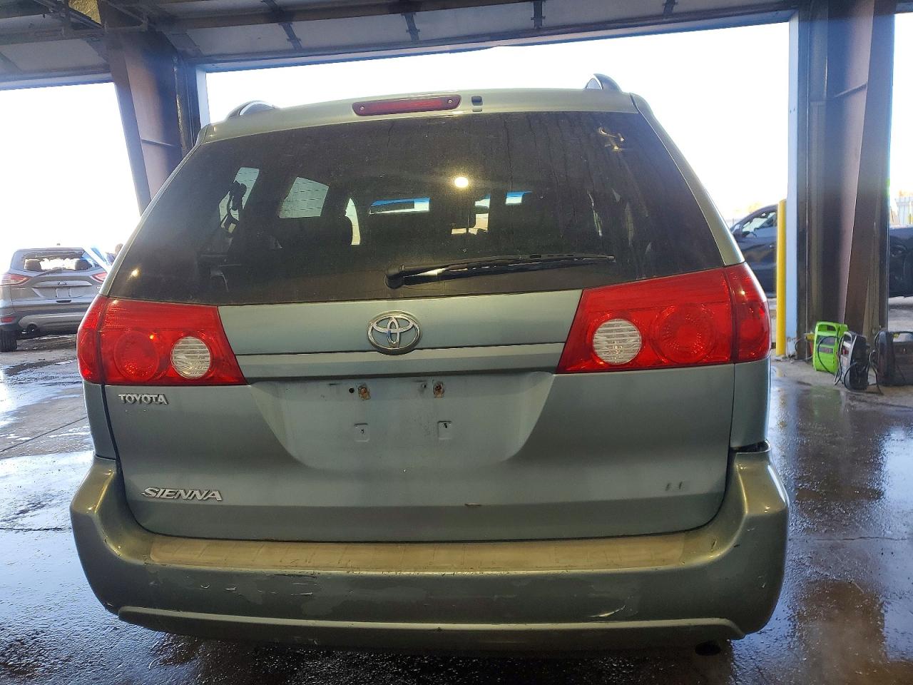2006 TOYOTA SIENNA CE photo 6