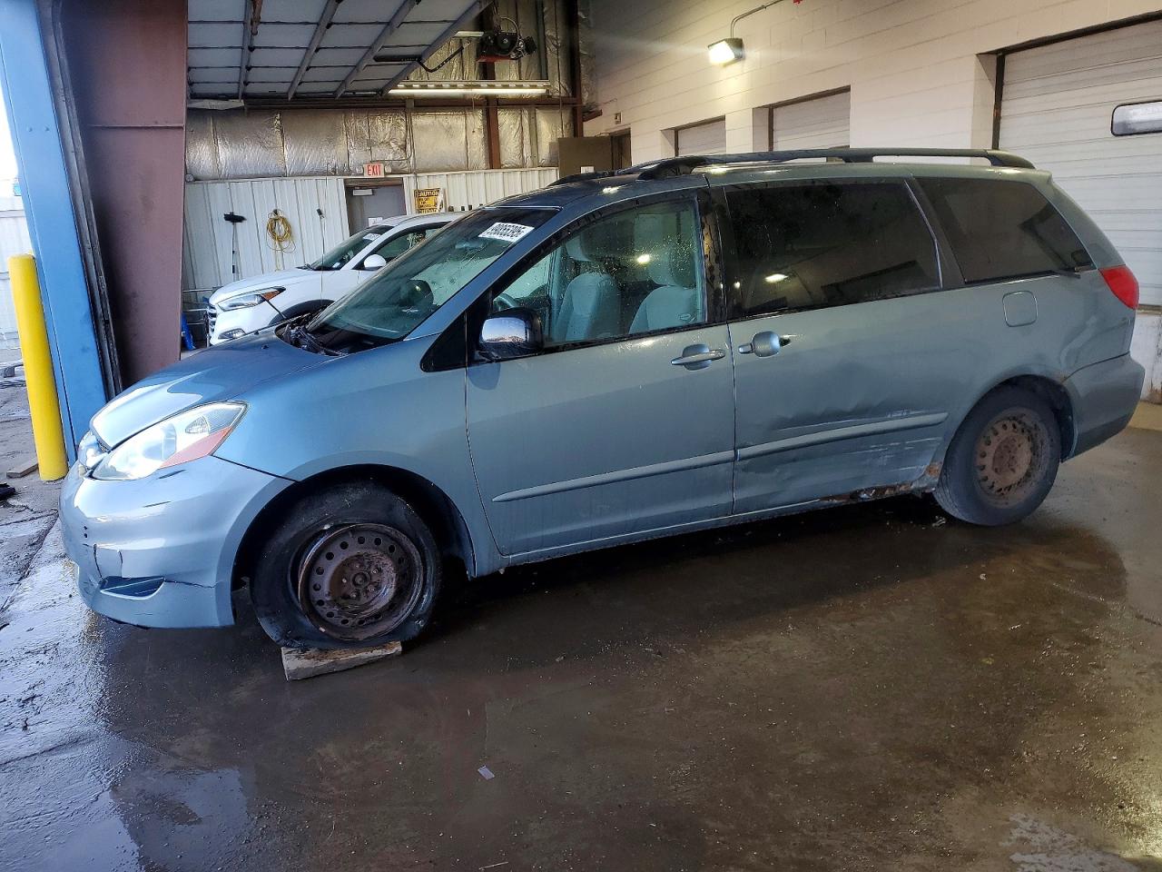 2006 TOYOTA SIENNA