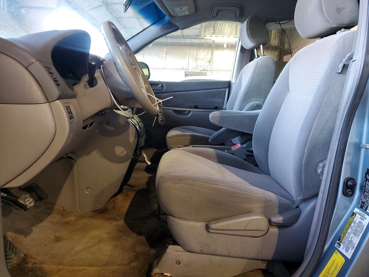 2006 TOYOTA SIENNA CE photo 7