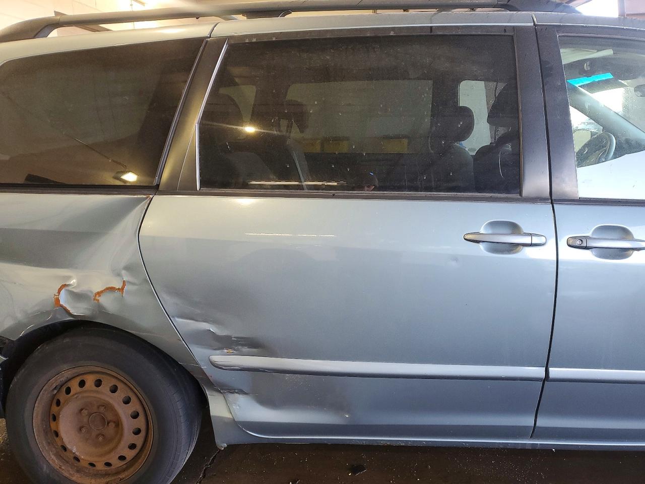 2006 TOYOTA SIENNA CE photo 11