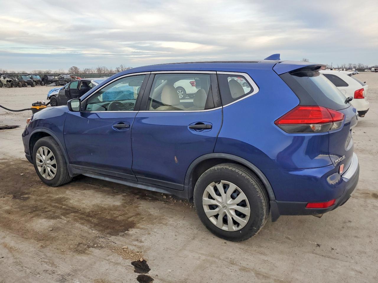 2017 NISSAN ROGUE S photo 2