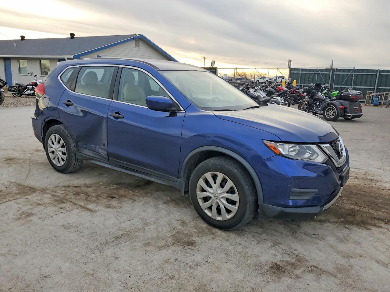2017 NISSAN ROGUE S photo 4