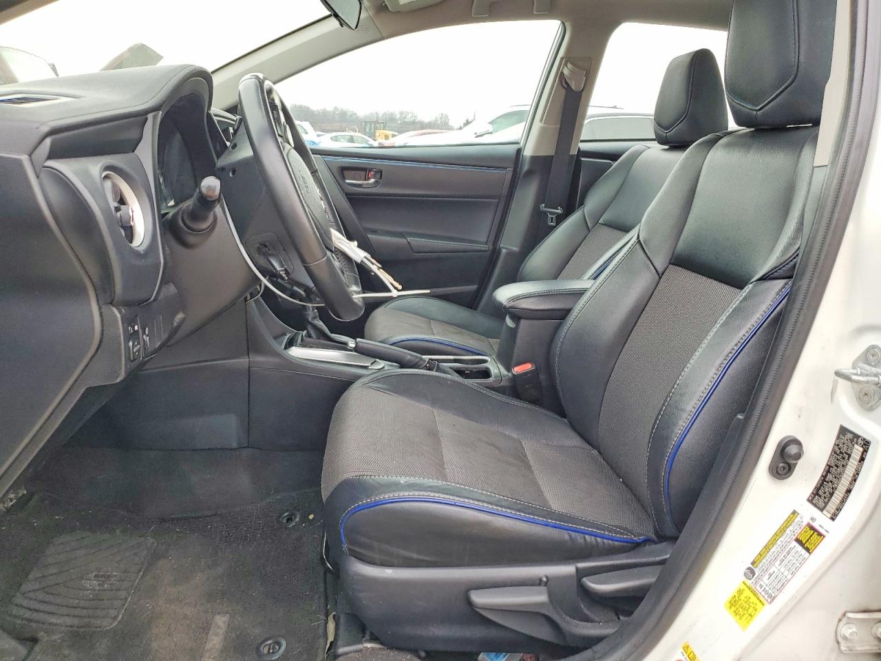 2017 TOYOTA COROLLA L photo 7