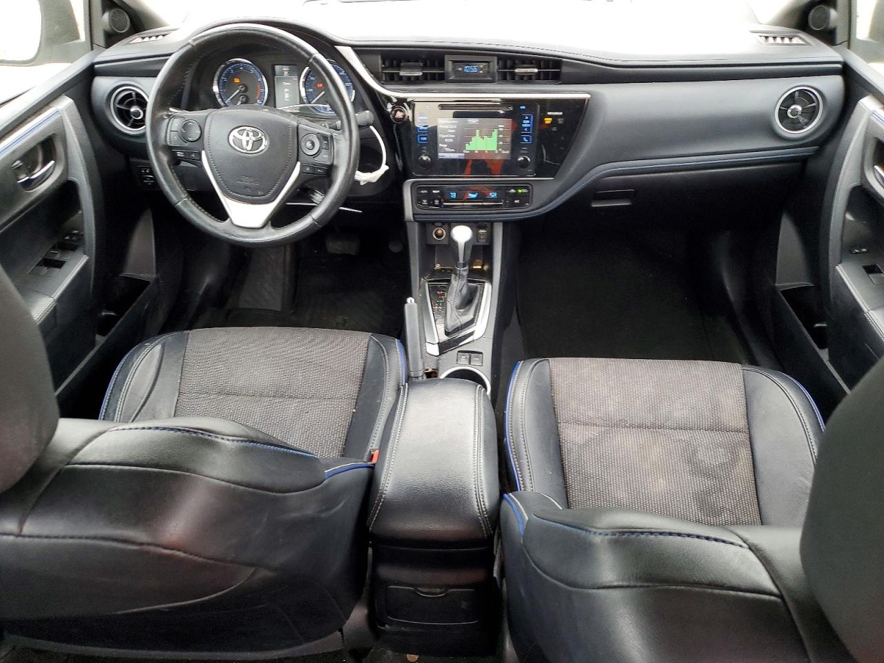 2017 TOYOTA COROLLA L photo 8