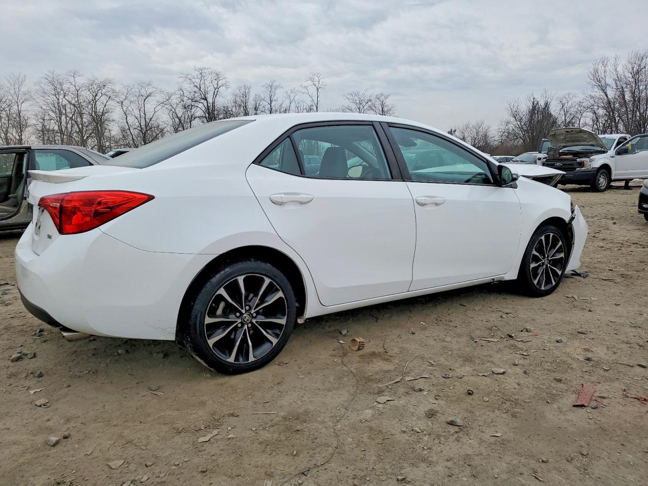 2017 TOYOTA COROLLA L photo 3