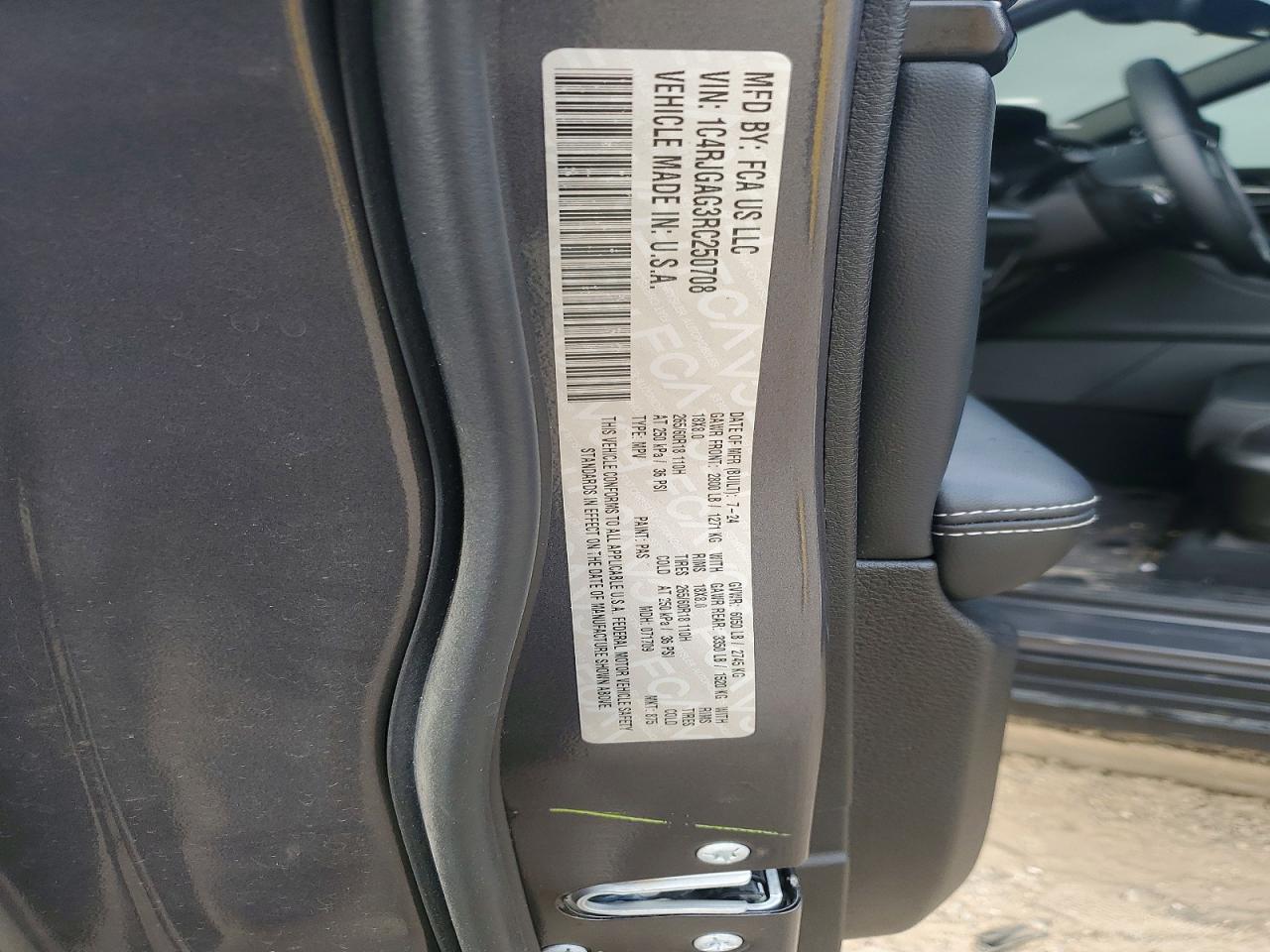 2024 JEEP GRAND CHEROKEE LAREDO photo 13